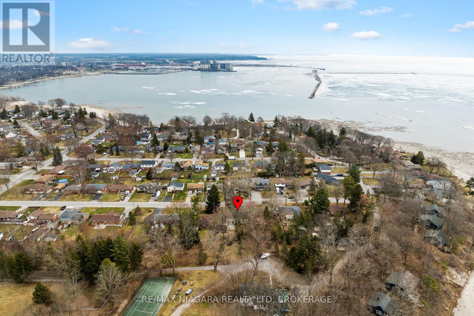 12 Cedar Street, Port Colborne (878 - Sugarloaf), Ontario  L3K 2T9 - Photo 10 - X12074386