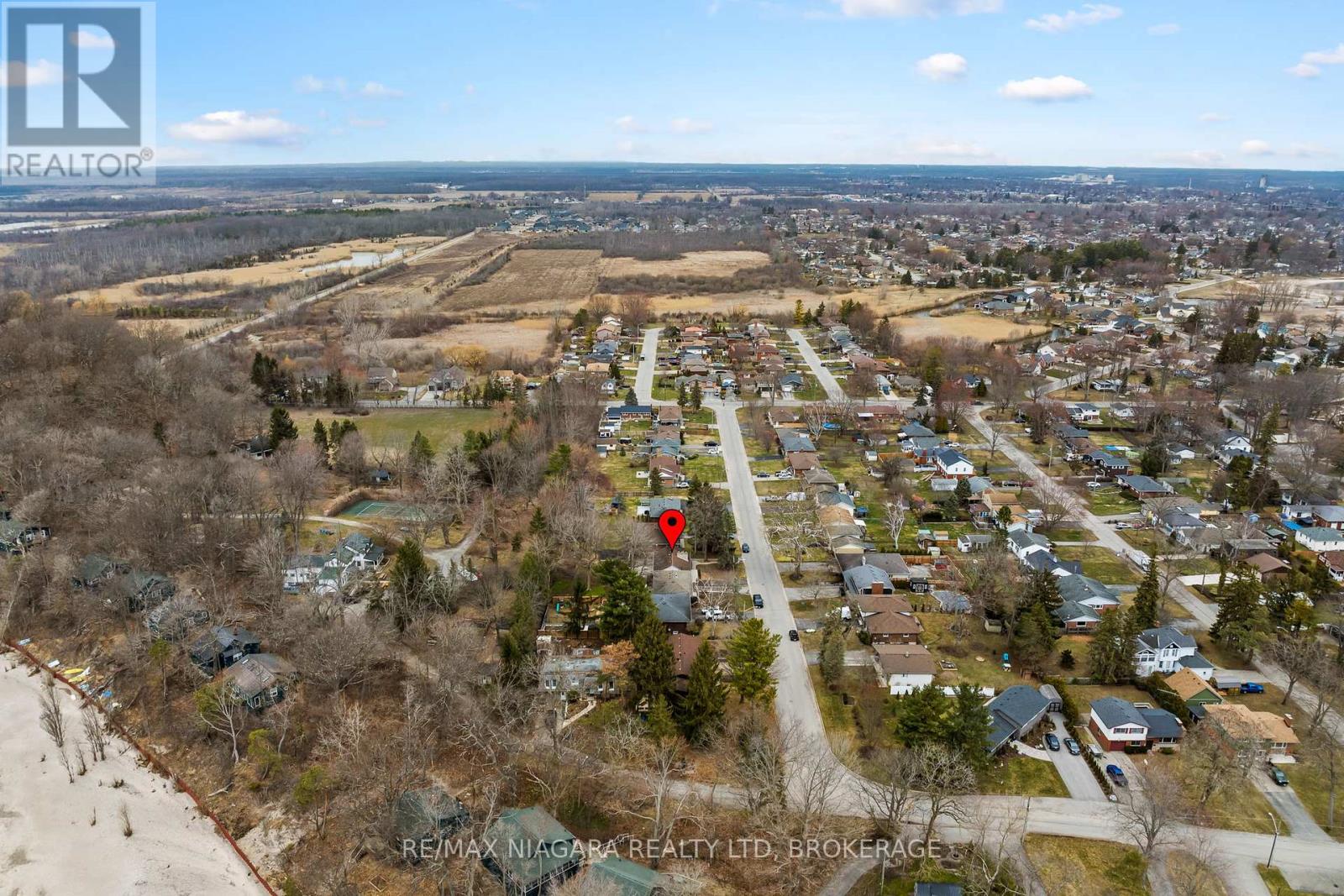 12 Cedar Street, Port Colborne (878 - Sugarloaf), Ontario  L3K 2T9 - Photo 12 - X12074386