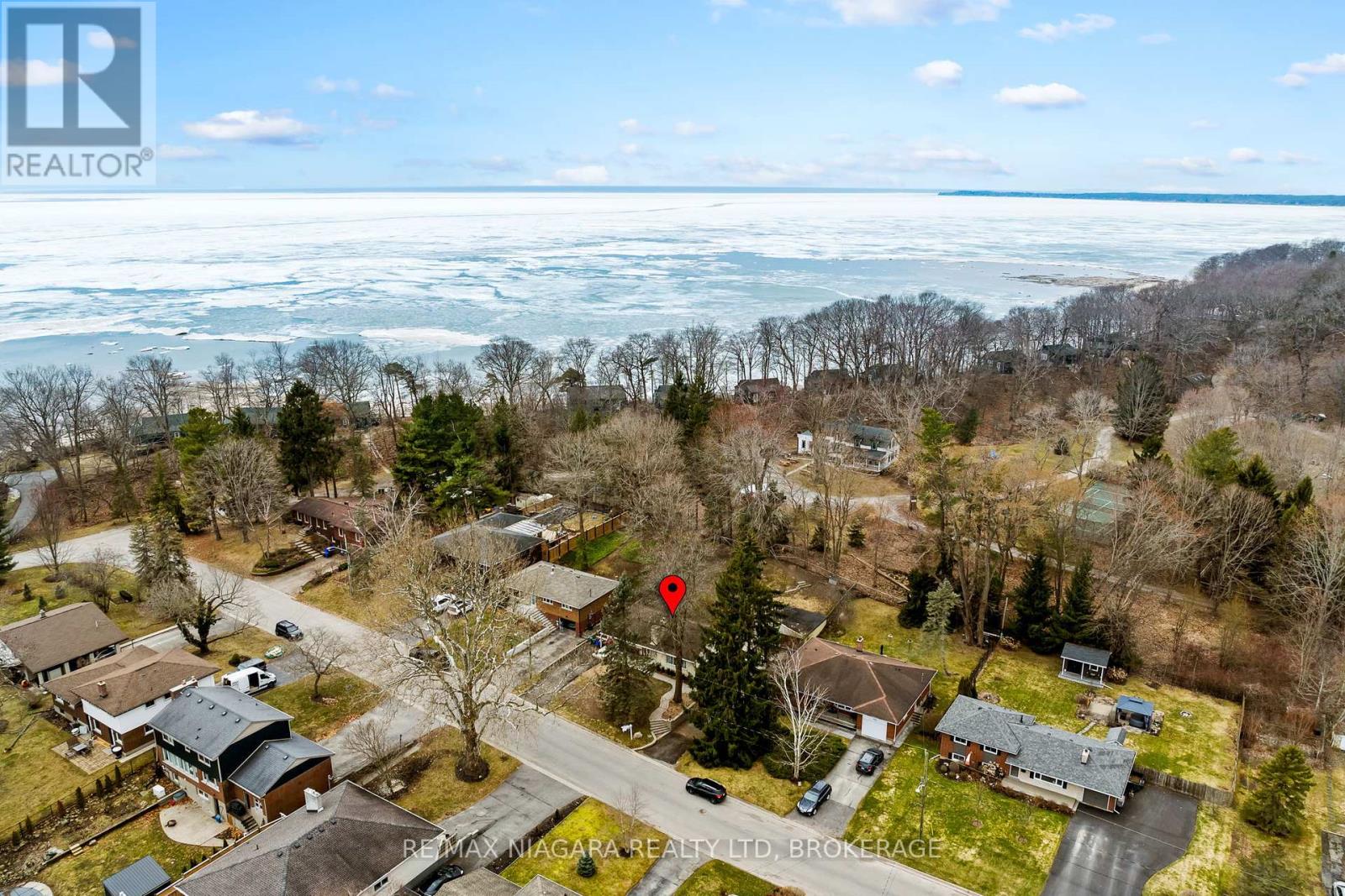 12 Cedar Street, Port Colborne (878 - Sugarloaf), Ontario  L3K 2T9 - Photo 7 - X12074386