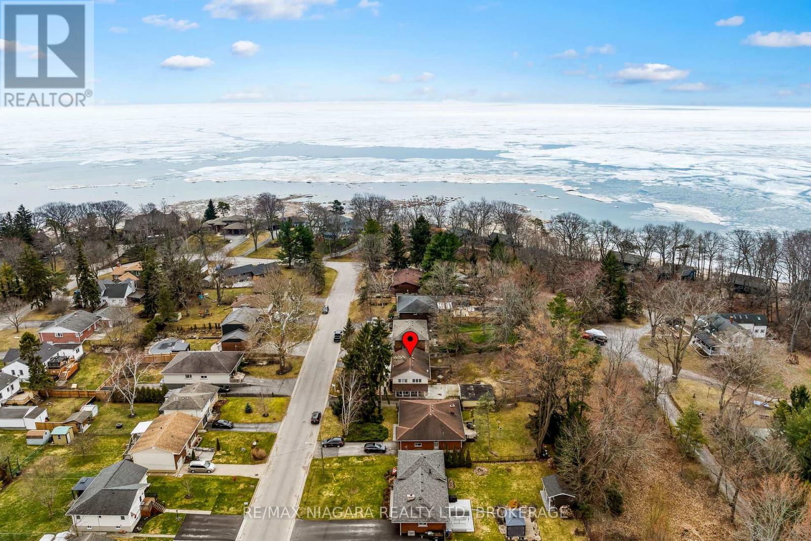 12 Cedar Street, Port Colborne (878 - Sugarloaf), Ontario  L3K 2T9 - Photo 8 - X12074386