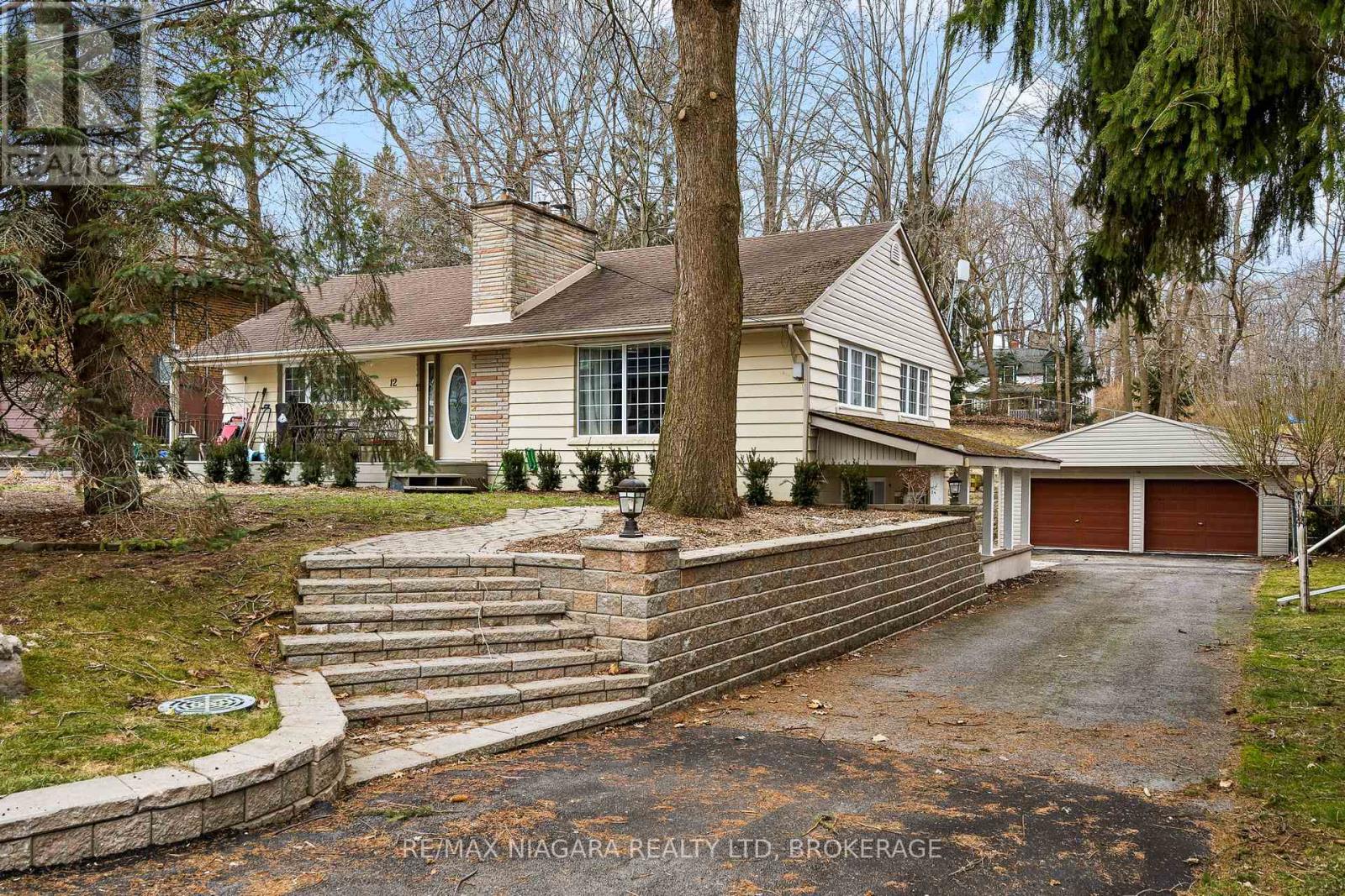 12 CEDAR STREET, port colborne (878 - sugarloaf), Ontario