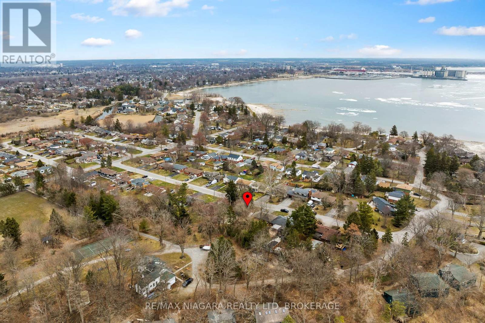 12 Cedar Street, Port Colborne (878 - Sugarloaf), Ontario  L3K 2T9 - Photo 10 - X12074389
