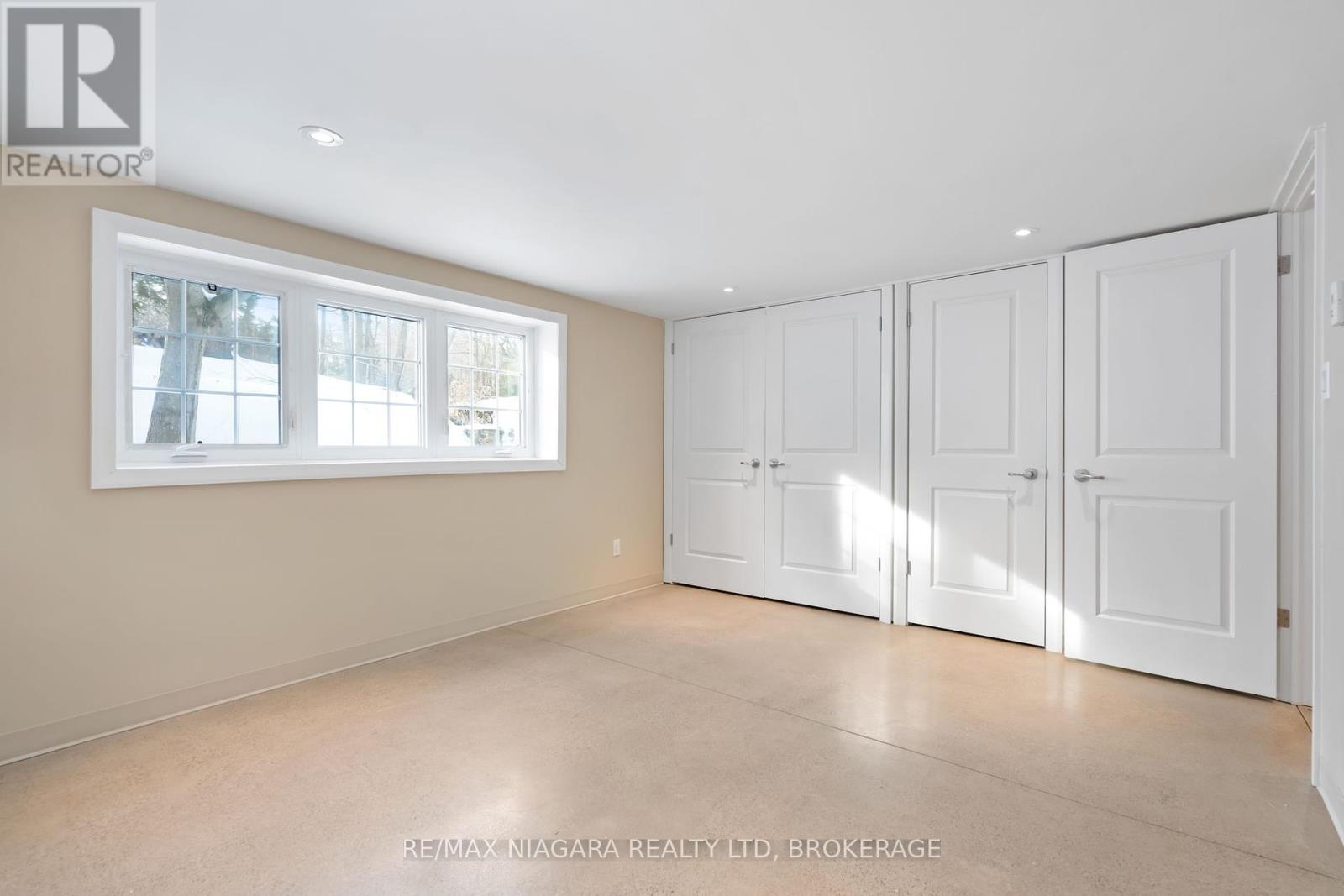 12 Cedar Street, Port Colborne (878 - Sugarloaf), Ontario  L3K 2T9 - Photo 39 - X12074389