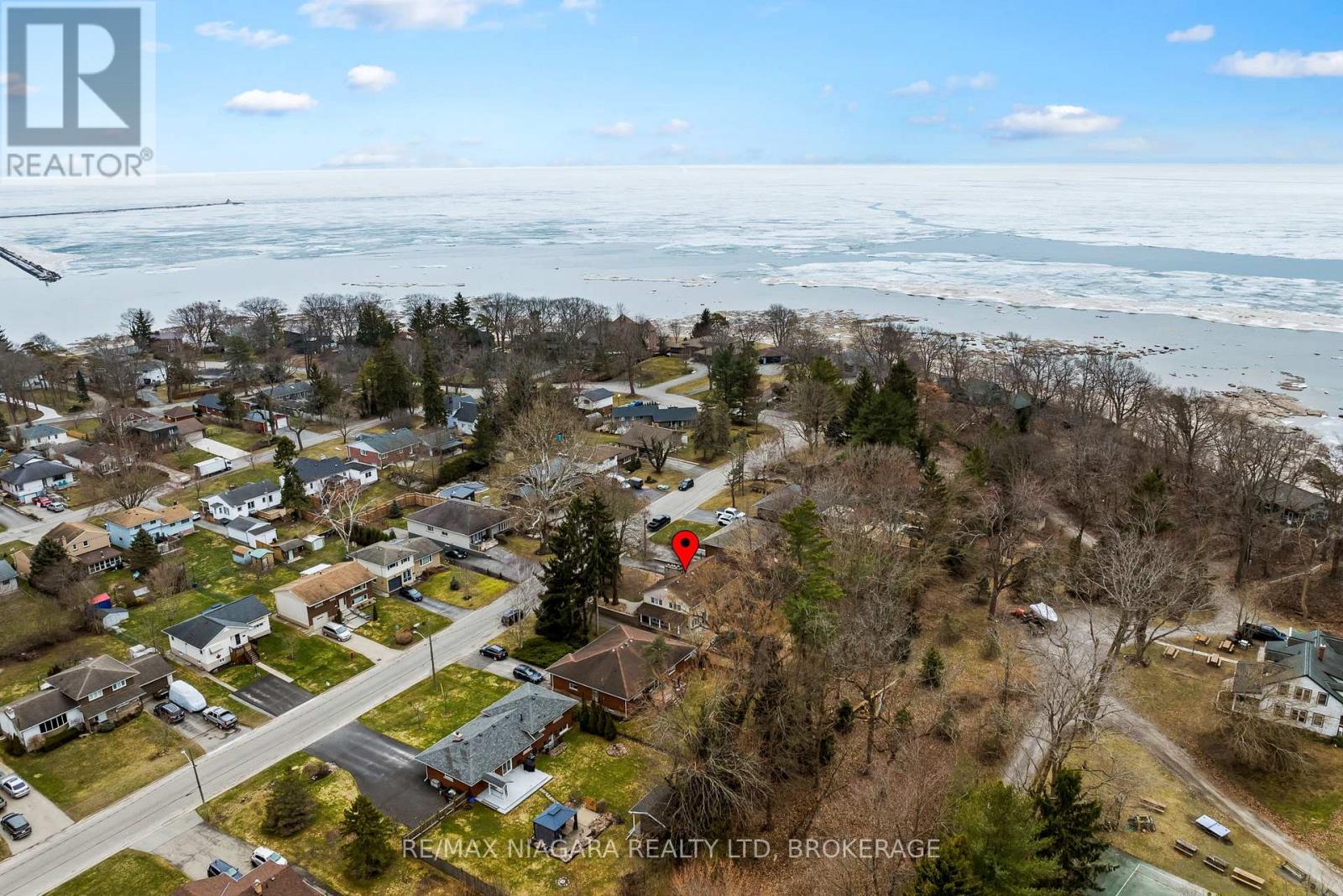12 Cedar Street, Port Colborne (878 - Sugarloaf), Ontario  L3K 2T9 - Photo 8 - X12074389