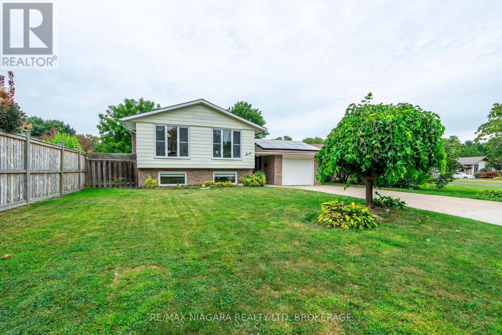 7 ROYAL OAK DRIVE, St. Catharines, Ontario
