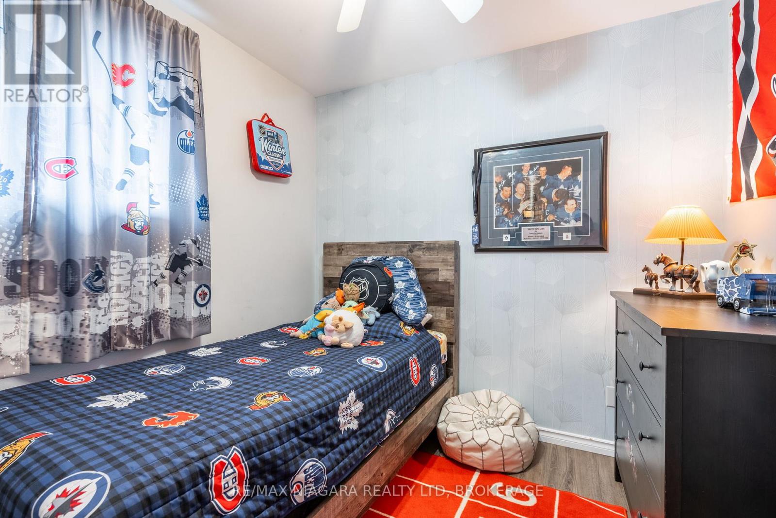 7 Royal Oak Drive, St. Catharines (439 - Martindale Pond), Ontario  L2N 4B7 - Photo 17 - X12074407
