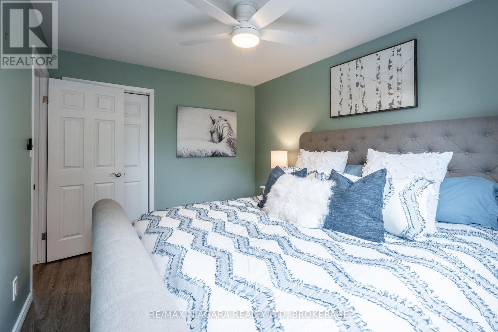 7 Royal Oak Drive, St. Catharines (439 - Martindale Pond), Ontario  L2N 4B7 - Photo 21 - X12074407
