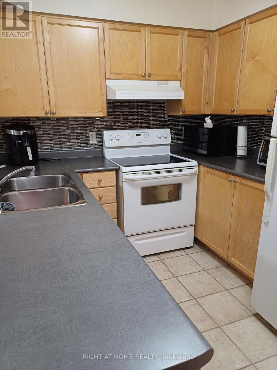 12 - 45 Cedarcroft Boulevard, Toronto (Westminster-Branson), Ontario  M2R 3Y2 - Photo 5 - C12073066