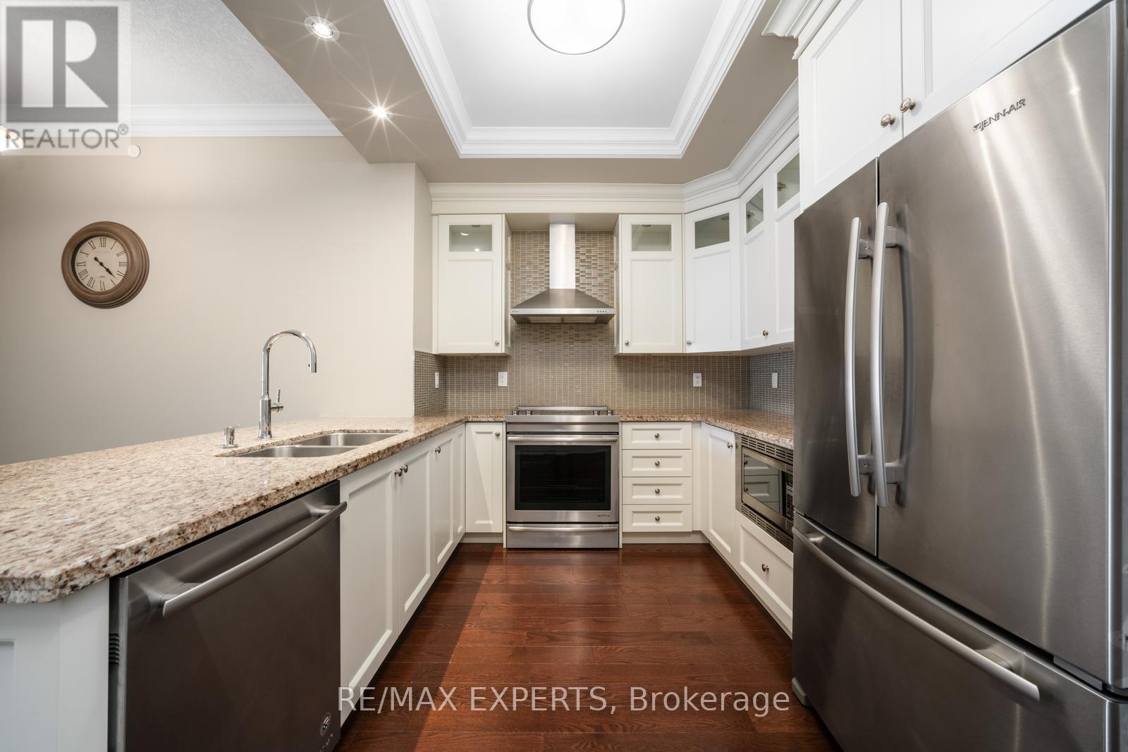 317 - 9909 Pine Valley Drive, Vaughan, Ontario  L4L 1A6 - Photo 6 - N12073775