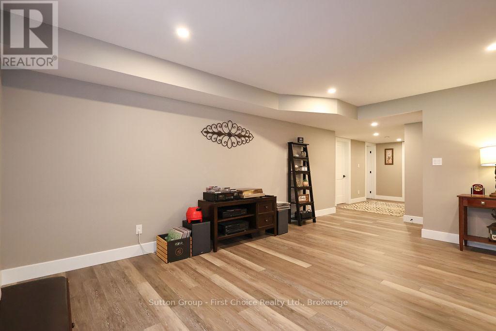 207 Duncan Street, West Perth, Ontario  N0K 1N0 - Photo 32 - X12074250