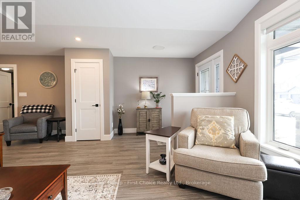 207 Duncan Street, West Perth, Ontario  N0K 1N0 - Photo 7 - X12074250