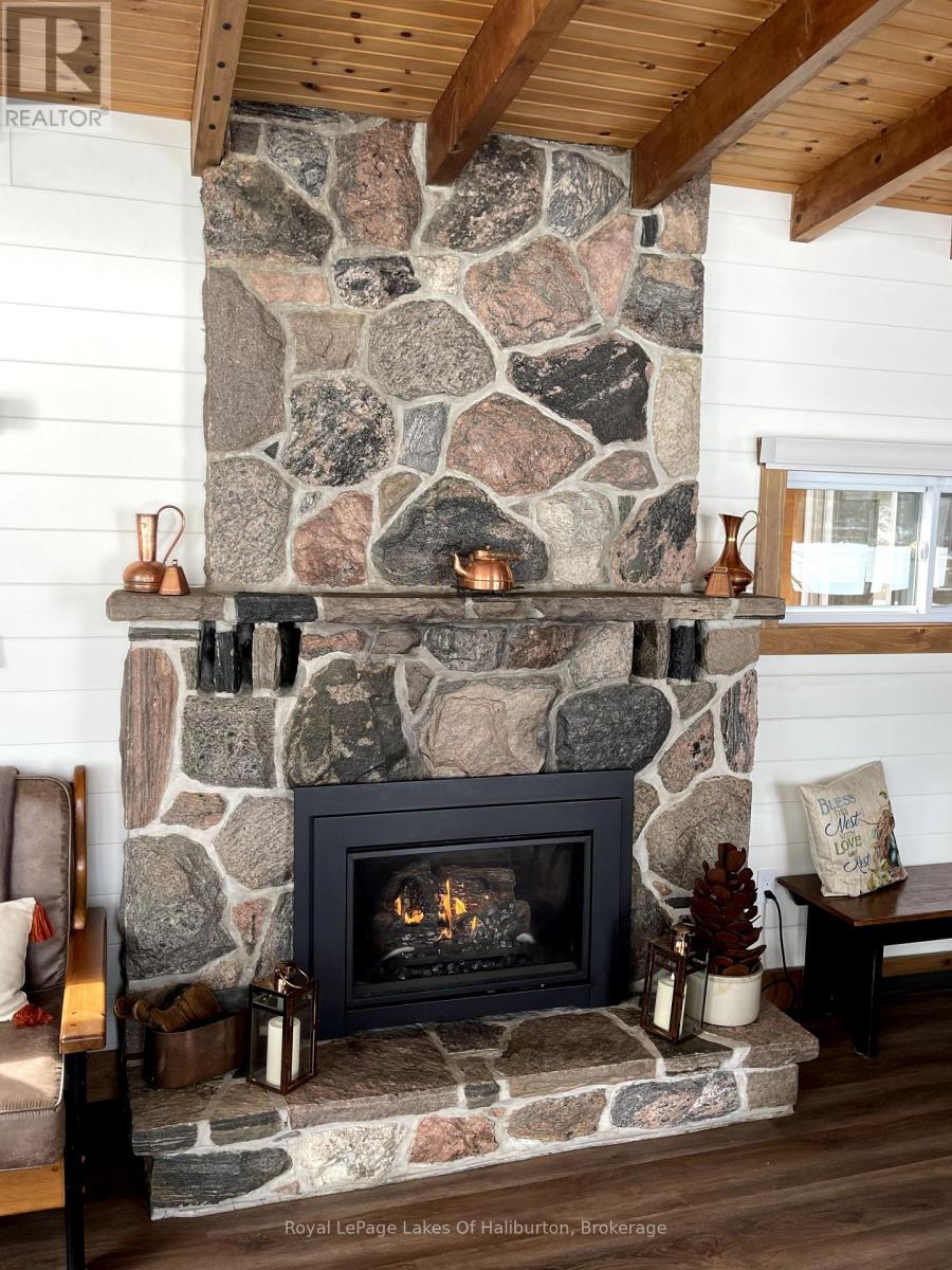 1085 Triple Creek Lane, Algonquin Highlands, Ontario  K0M 1S0 - Photo 13 - X12074277