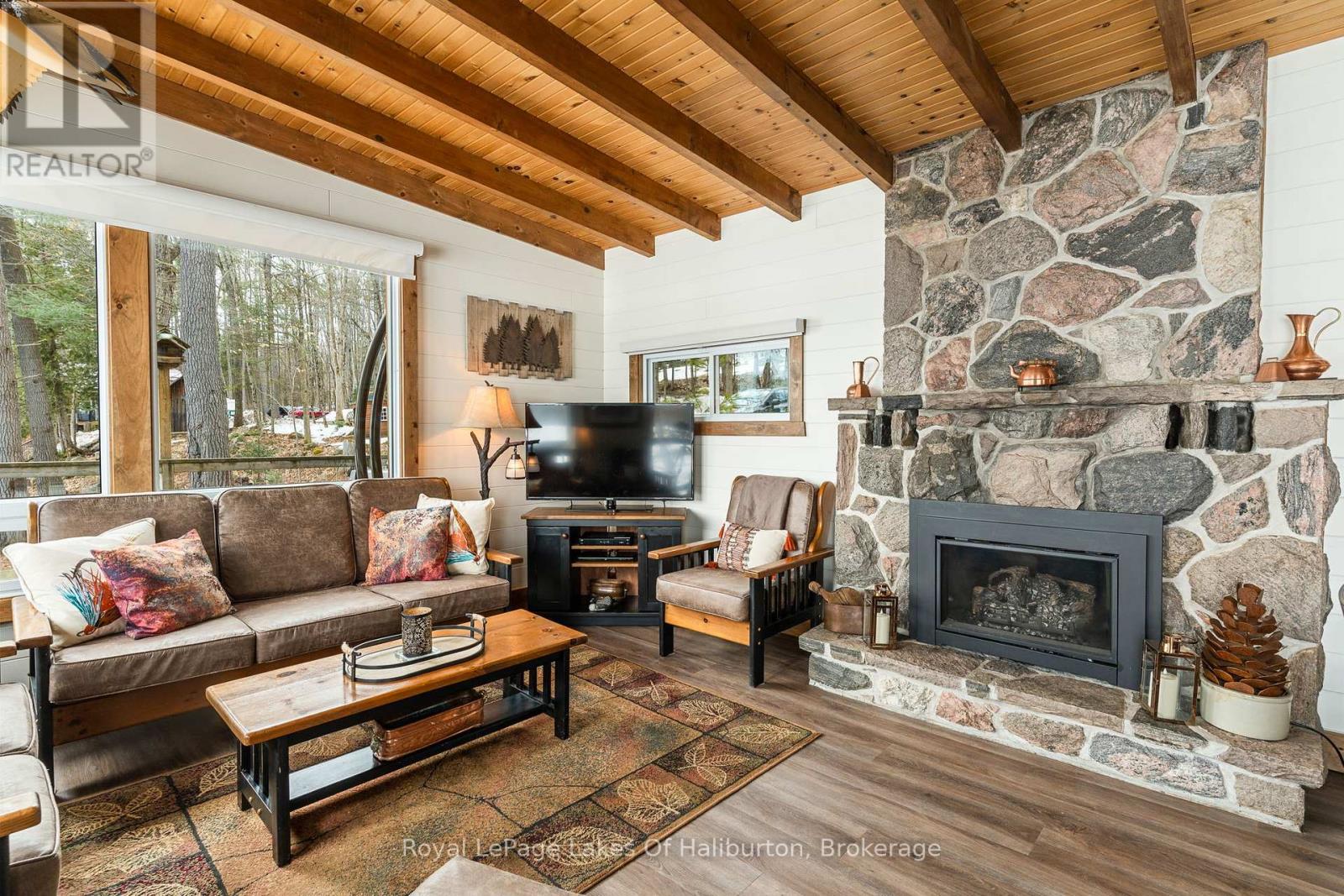 1085 Triple Creek Lane, Algonquin Highlands, Ontario  K0M 1S0 - Photo 14 - X12074277