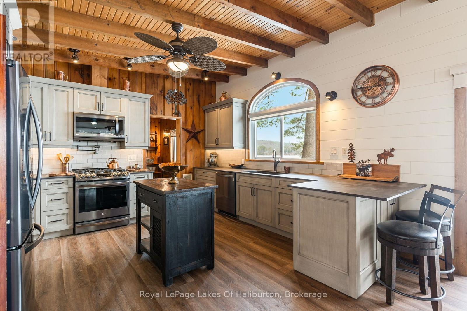 1085 Triple Creek Lane, Algonquin Highlands, Ontario  K0M 1S0 - Photo 15 - X12074277