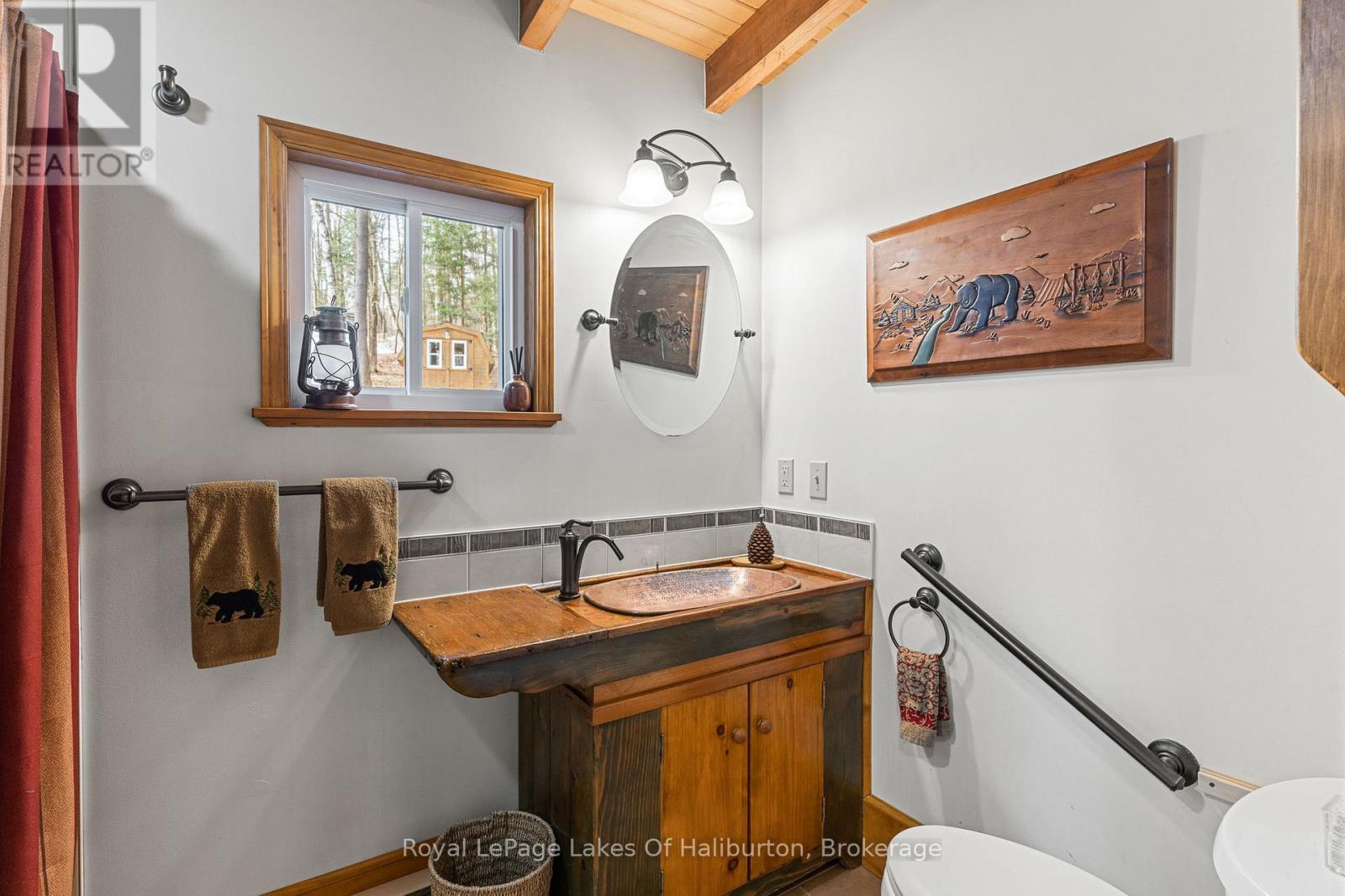 1085 Triple Creek Lane, Algonquin Highlands, Ontario  K0M 1S0 - Photo 25 - X12074277