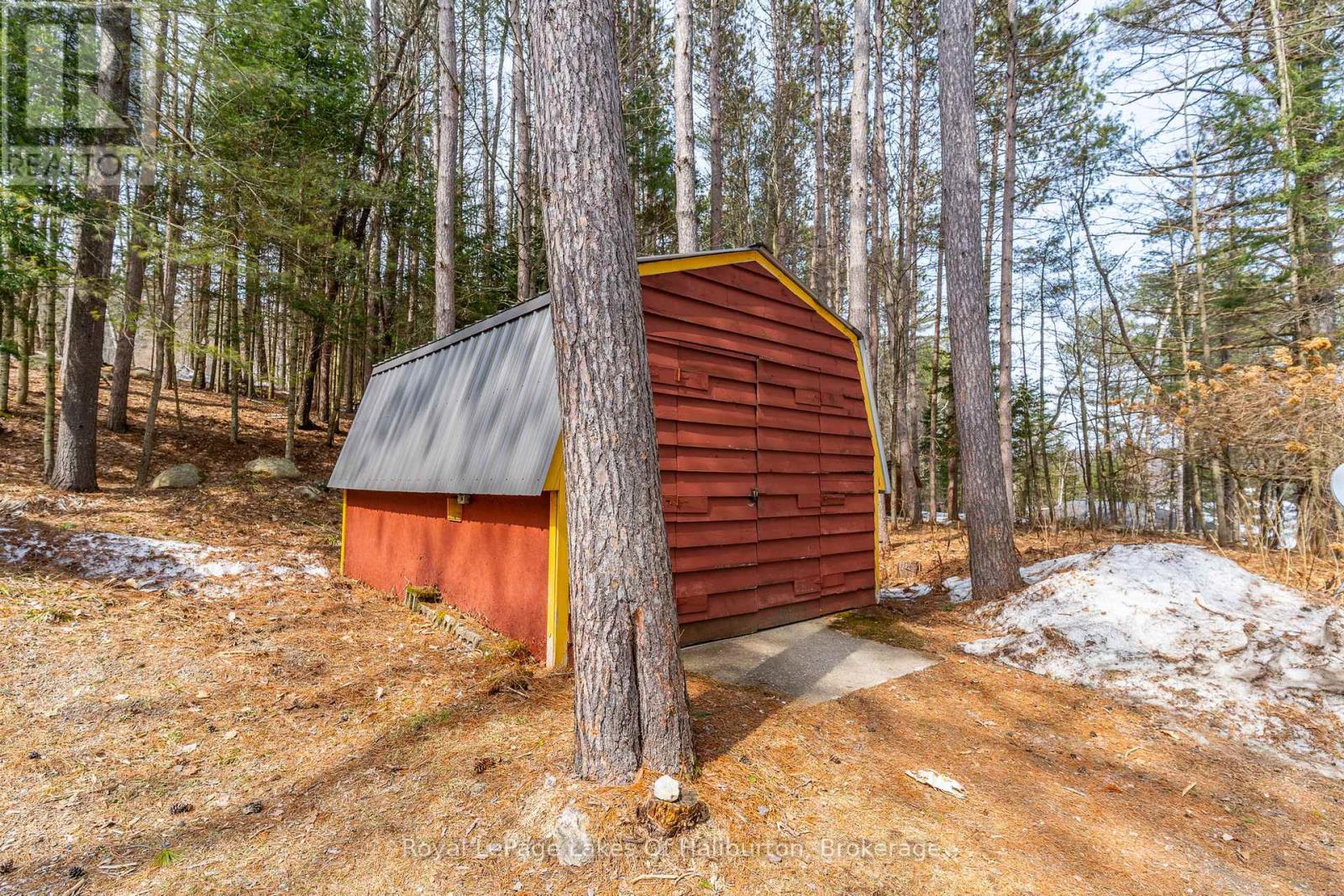 1085 Triple Creek Lane, Algonquin Highlands, Ontario  K0M 1S0 - Photo 43 - X12074277