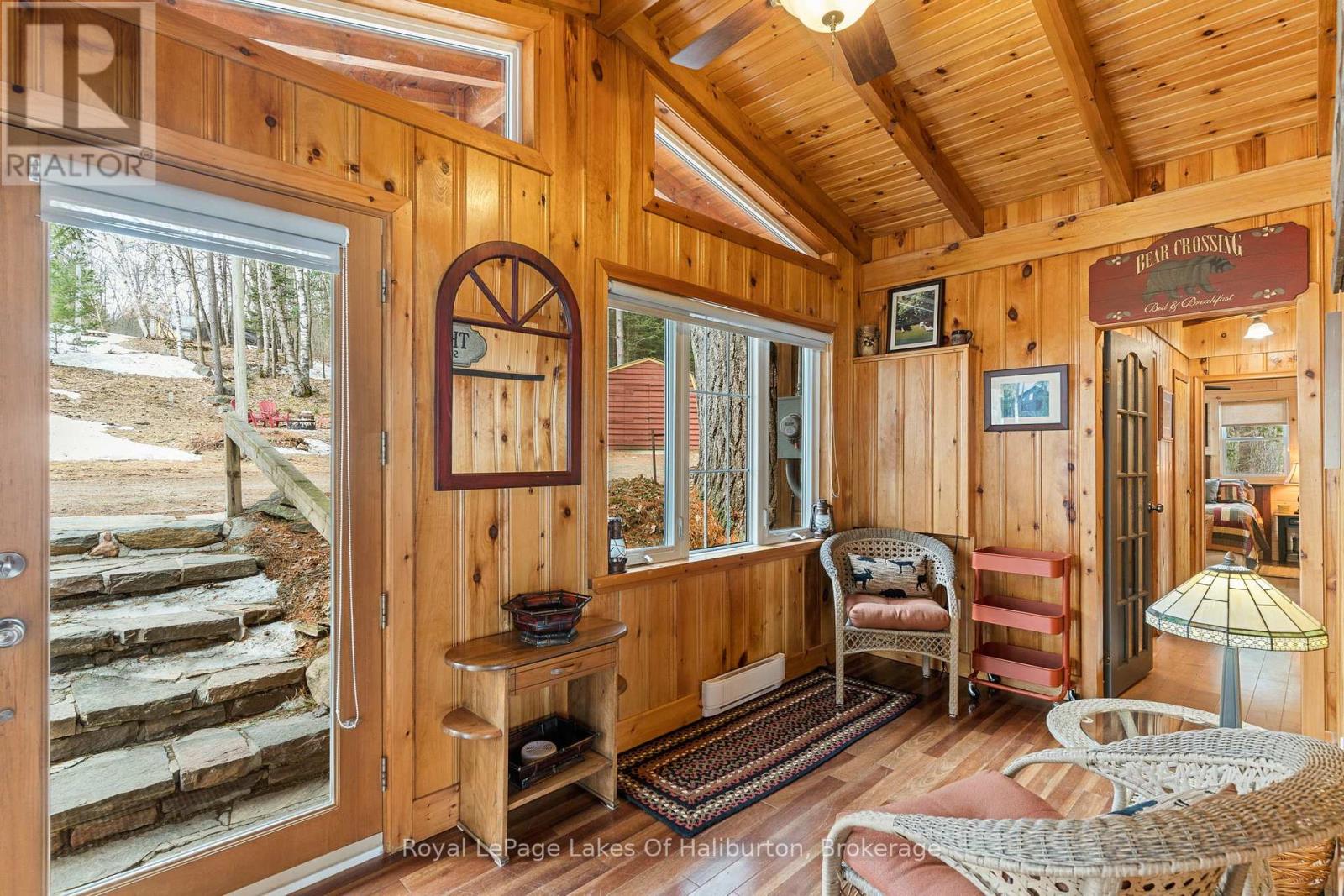 1085 Triple Creek Lane, Algonquin Highlands, Ontario  K0M 1S0 - Photo 7 - X12074277