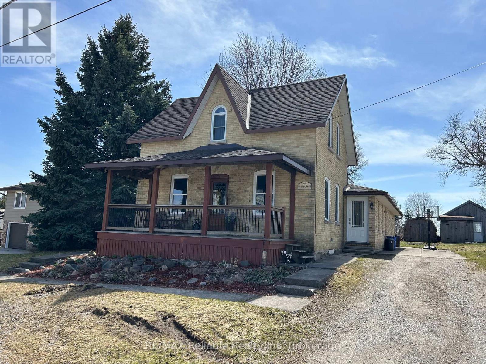 209 Hamilton Street W, North Huron, Ontario  N0M 1H0 - Photo 1 - X12042167