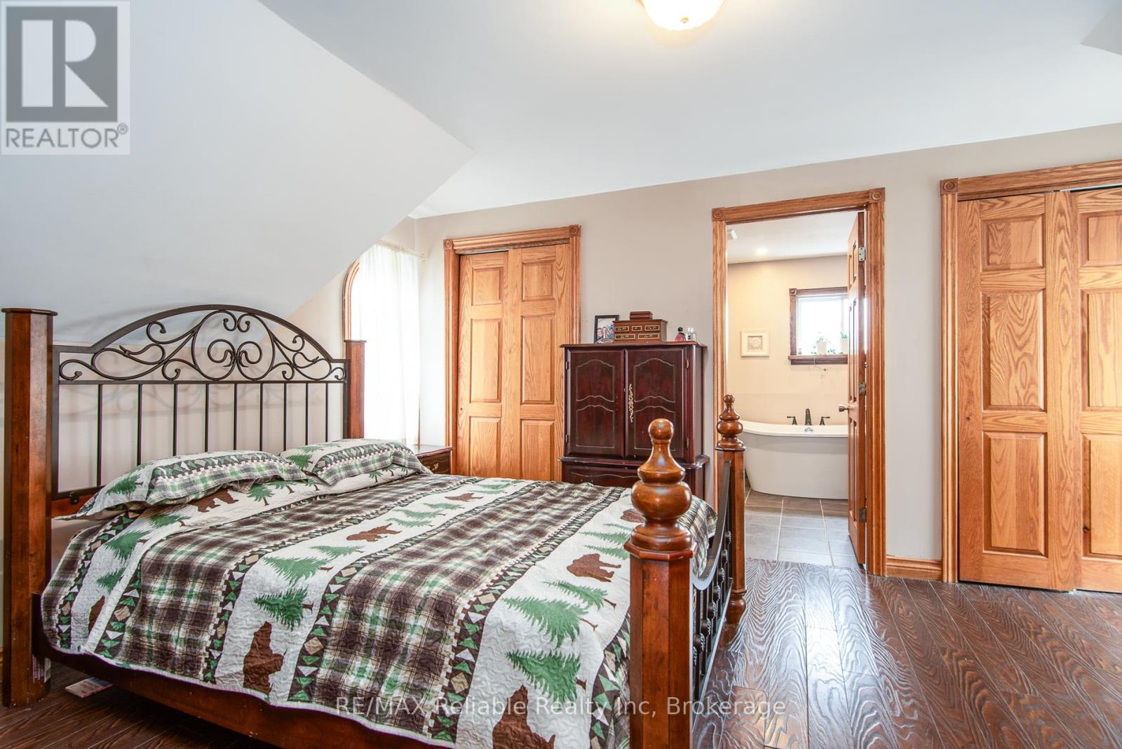 209 Hamilton Street W, North Huron, Ontario  N0M 1H0 - Photo 38 - X12042167