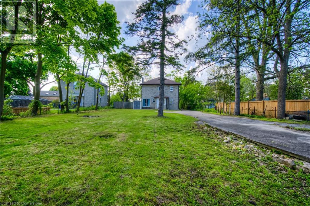 Property at 332 QUEEN Street W image 5