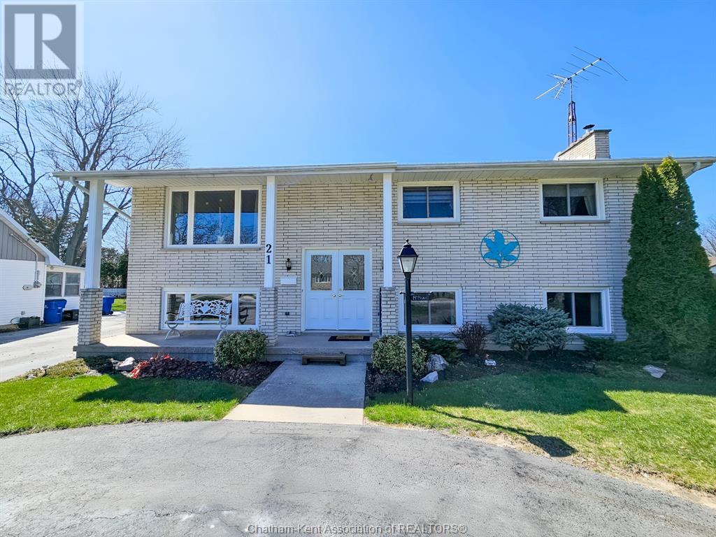 21 Pine DRIVE, wallaceburg, Ontario