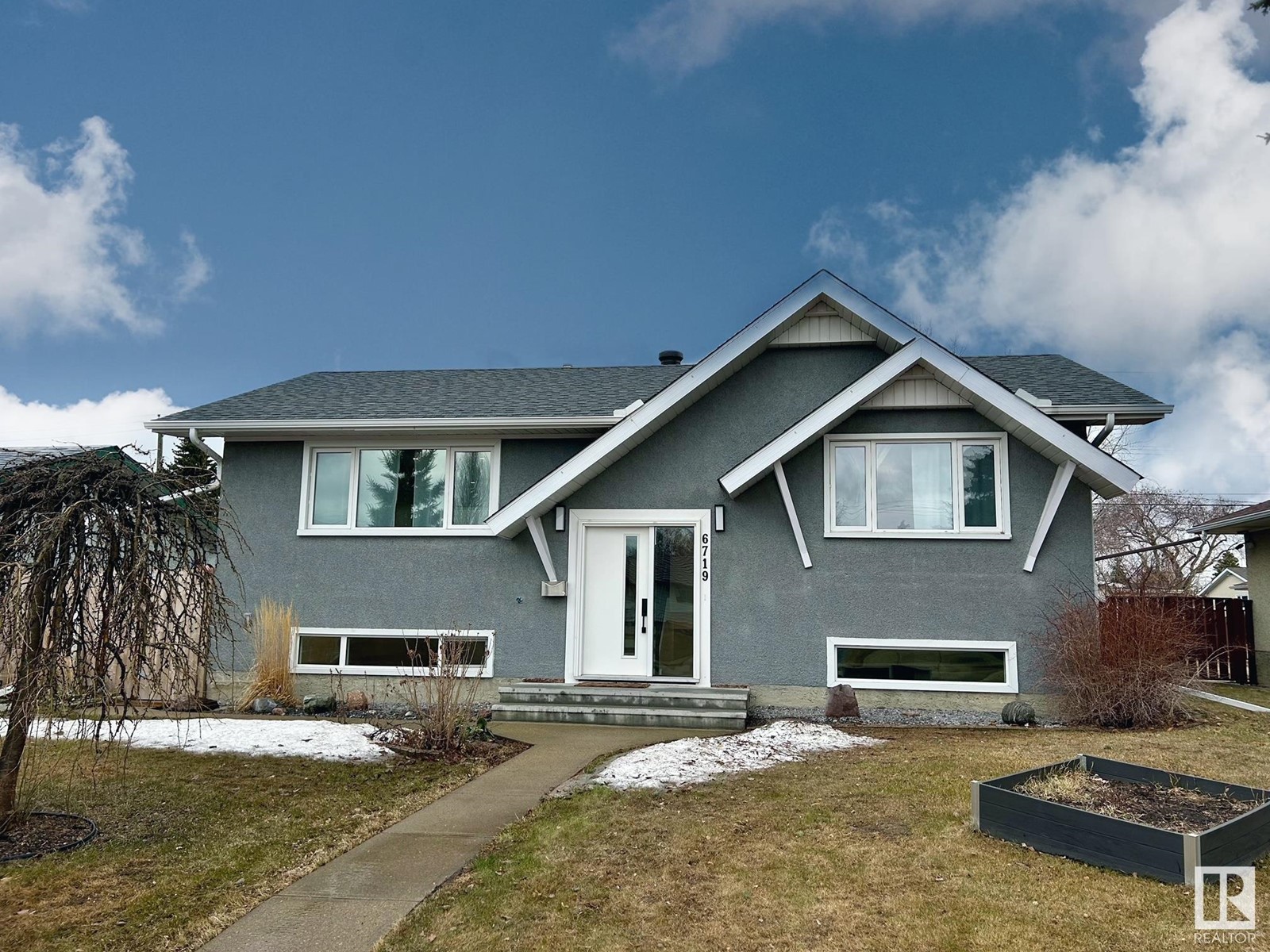 Property at 6719 94B AV NW image 1
