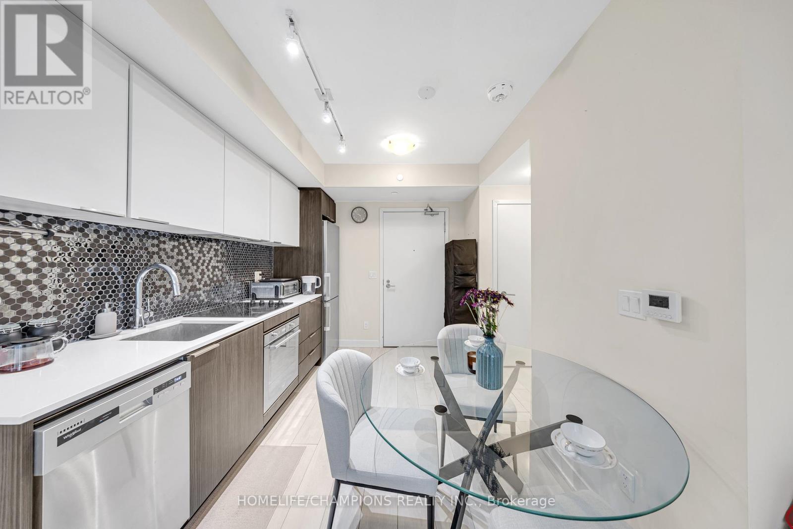 2303 - 2 Sonic Way, Toronto, Ontario  M3C 0P2 - Photo 10 - C12074261