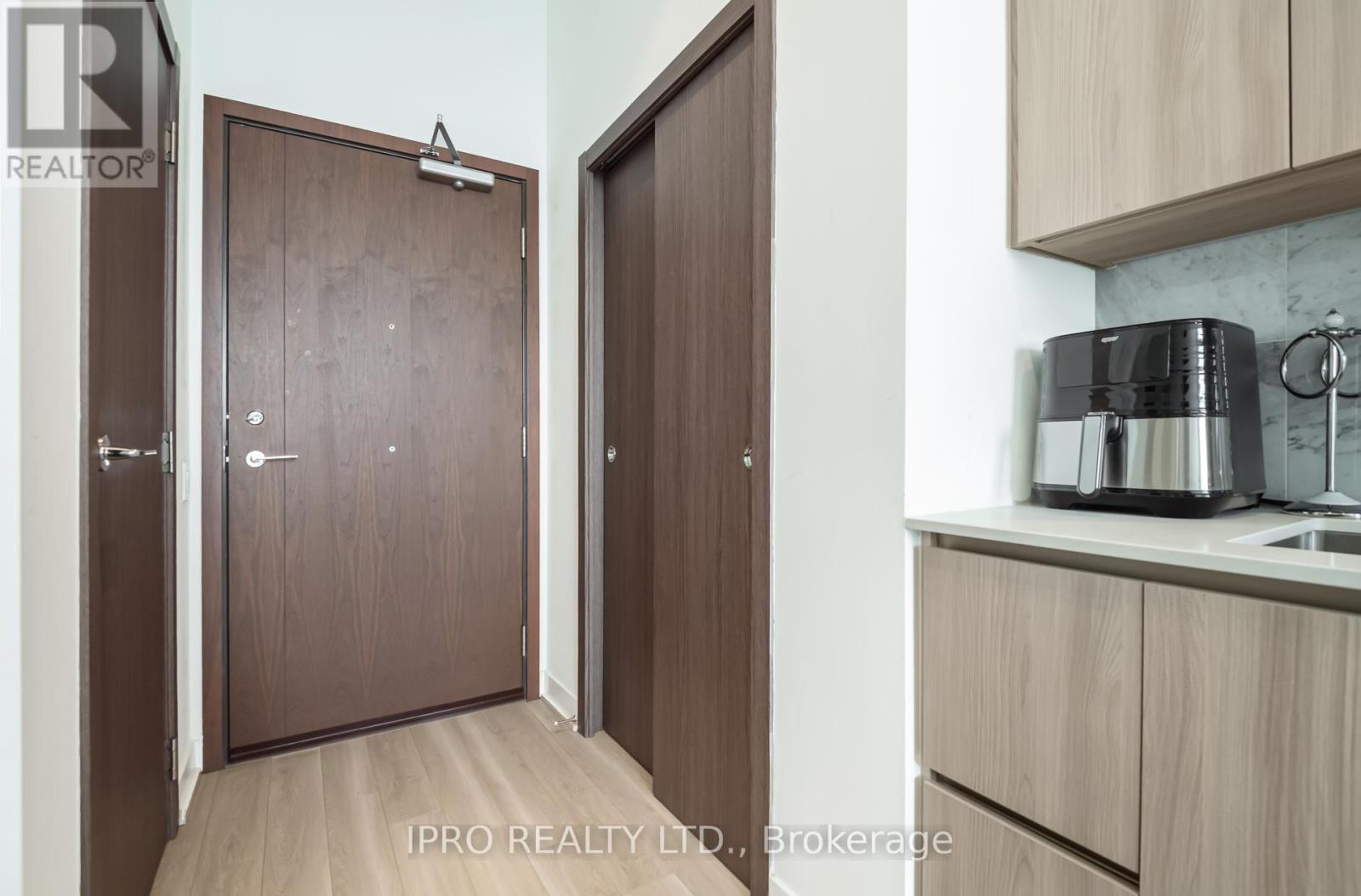 4206 - 19 Bathurst Street, Toronto (Waterfront Communities), Ontario  M5V 0M2 - Photo 11 - C12074346