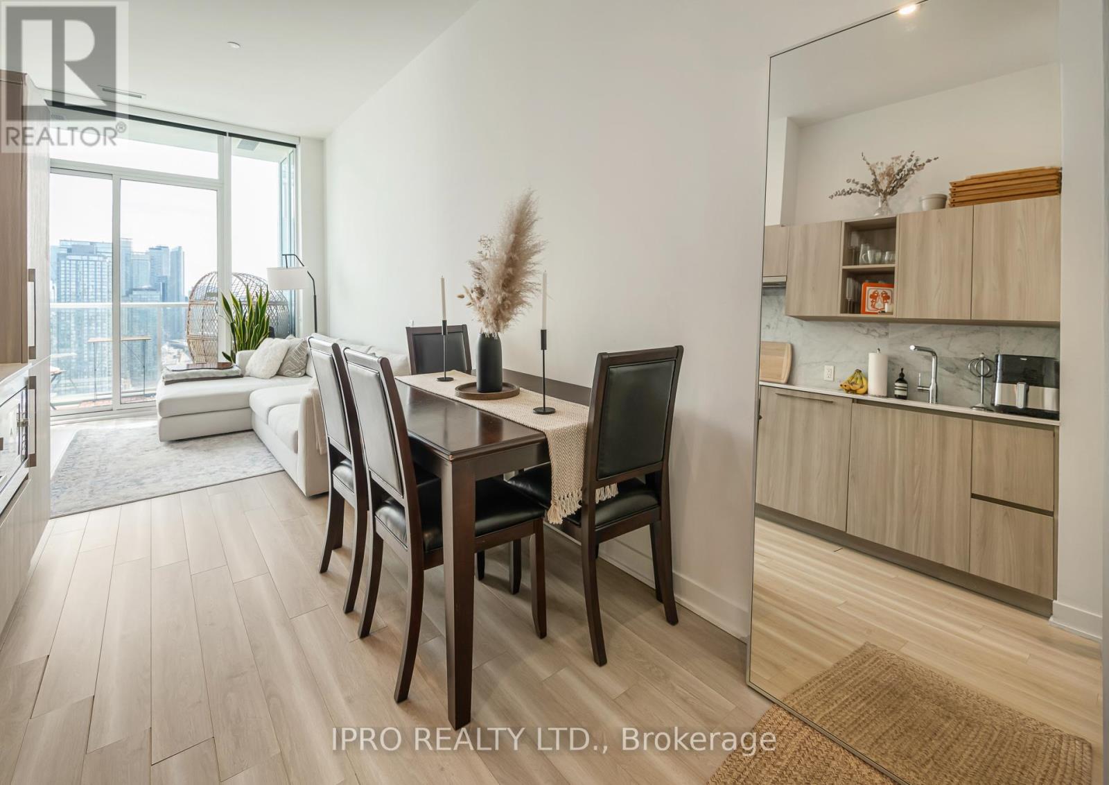 4206 - 19 Bathurst Street, Toronto (Waterfront Communities), Ontario  M5V 0M2 - Photo 17 - C12074346