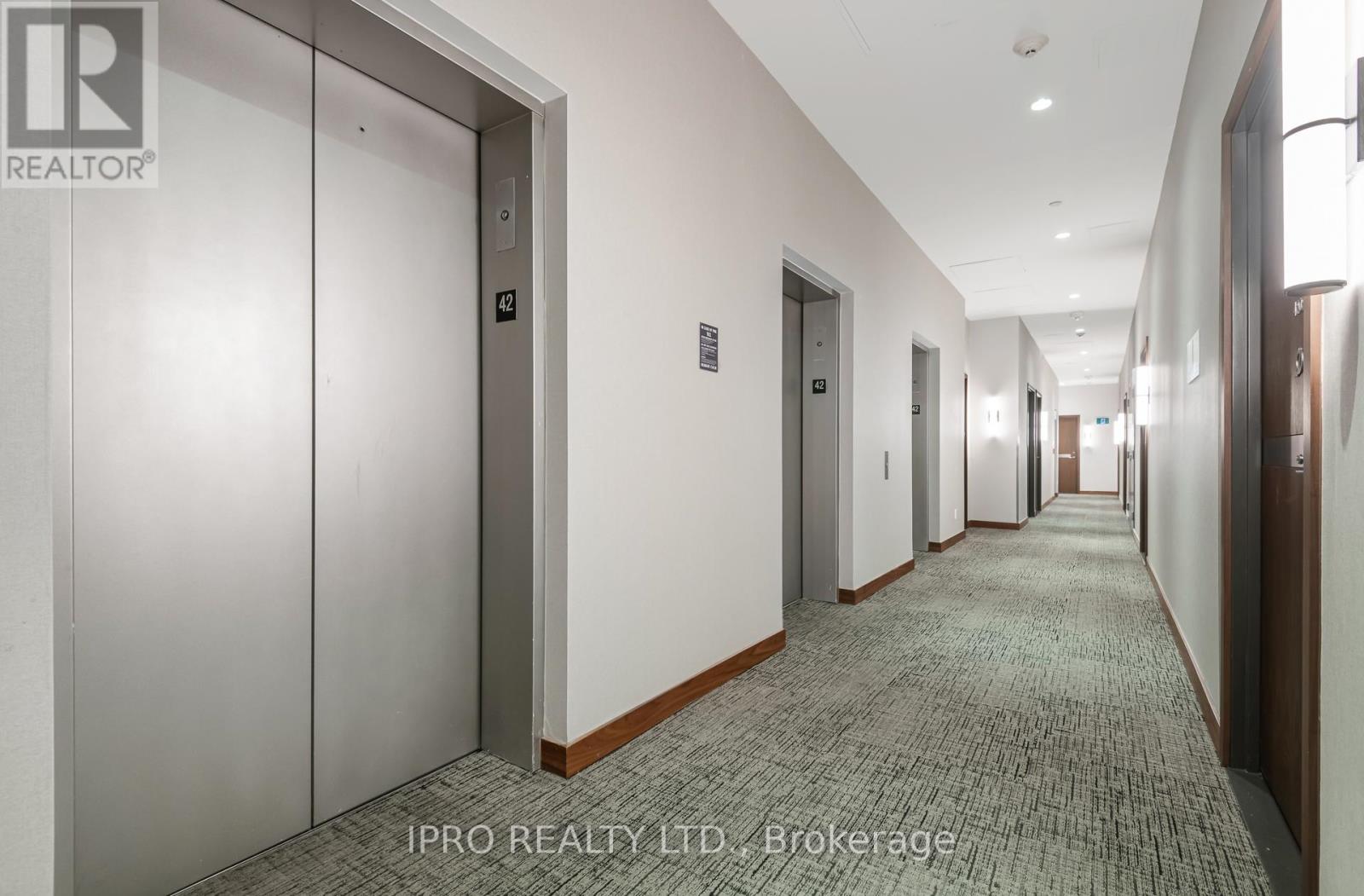 4206 - 19 Bathurst Street, Toronto (Waterfront Communities), Ontario  M5V 0M2 - Photo 9 - C12074346