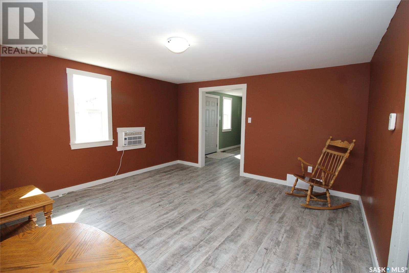 224 Front Street, Eastend, Saskatchewan  S0N 0T0 - Photo 8 - SK002321