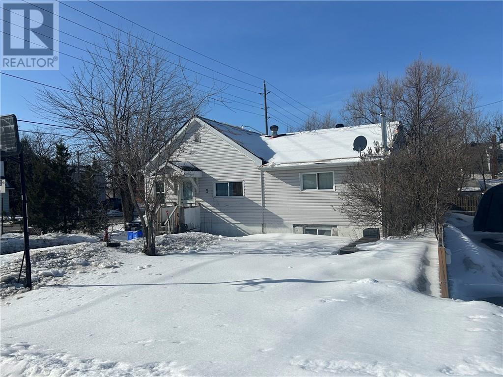 Property at 5 Picard Street image 3
