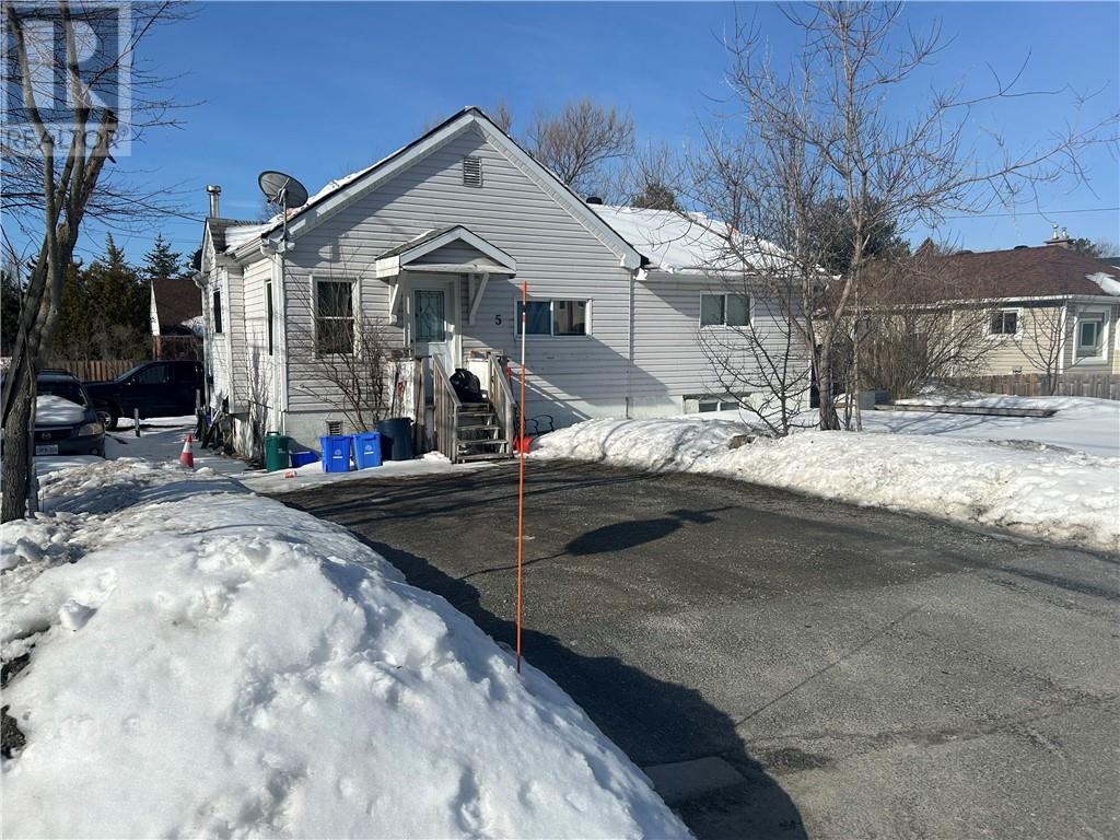 Property at 5 Picard Street image 1