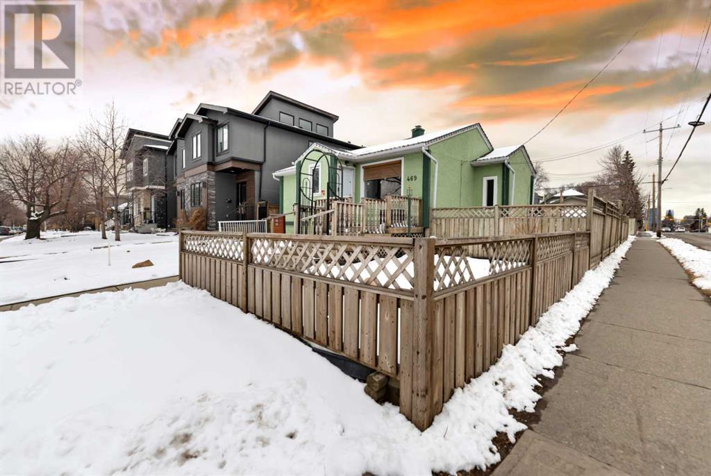 Property at 469 22 Avenue NW image 3