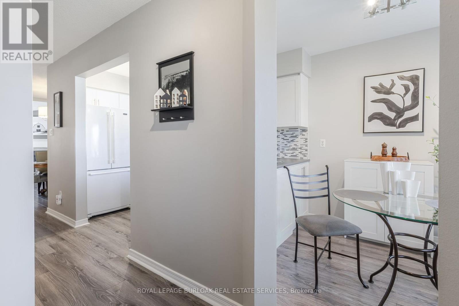 102 - 2110 Cleaver Avenue, Burlington, Ontario  L7M 3Z3 - Photo 6 - W12074271