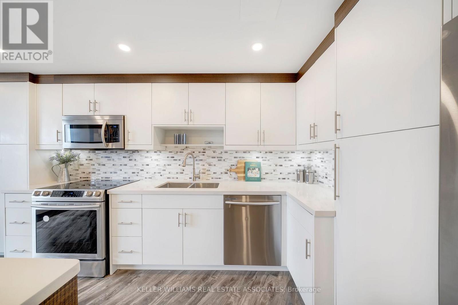 1406 - 335 Mill Road W, Toronto, Ontario  M9C 1Y6 - Photo 5 - W12074319