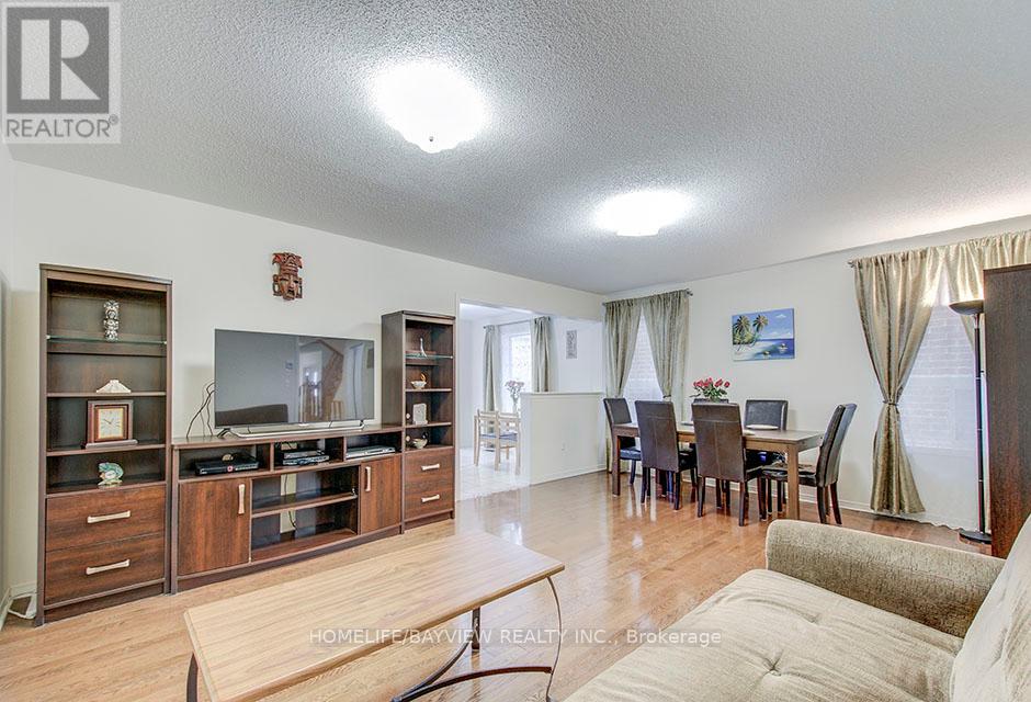 26 Hare Farm Gate, Whitchurch-Stouffville, Ontario  L4A 0Y6 - Photo 11 - N12073995