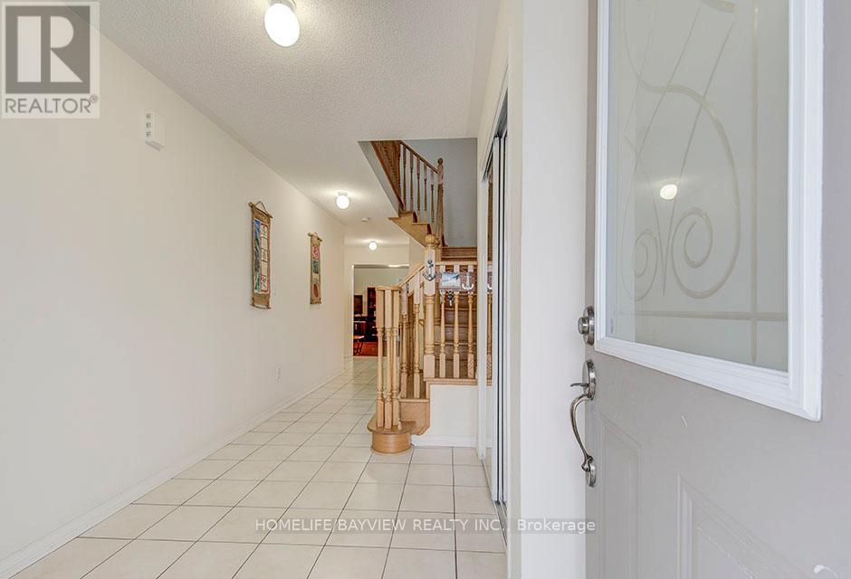 26 Hare Farm Gate, Whitchurch-Stouffville, Ontario  L4A 0Y6 - Photo 5 - N12073995