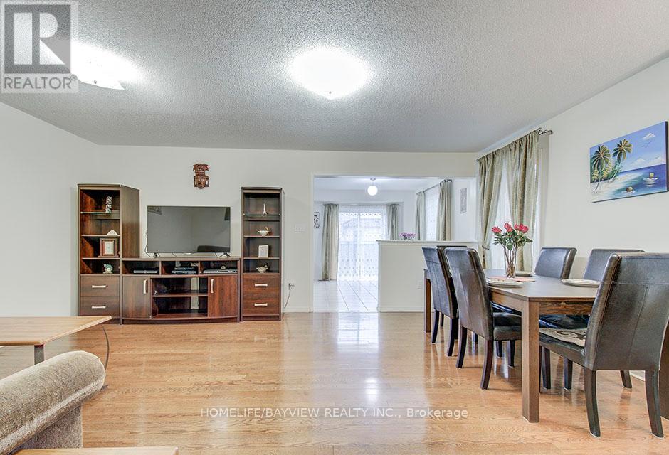 26 Hare Farm Gate, Whitchurch-Stouffville, Ontario  L4A 0Y6 - Photo 7 - N12073995