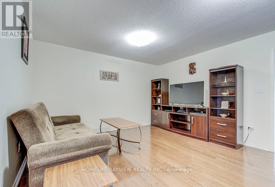 26 Hare Farm Gate, Whitchurch-Stouffville, Ontario  L4A 0Y6 - Photo 8 - N12073995