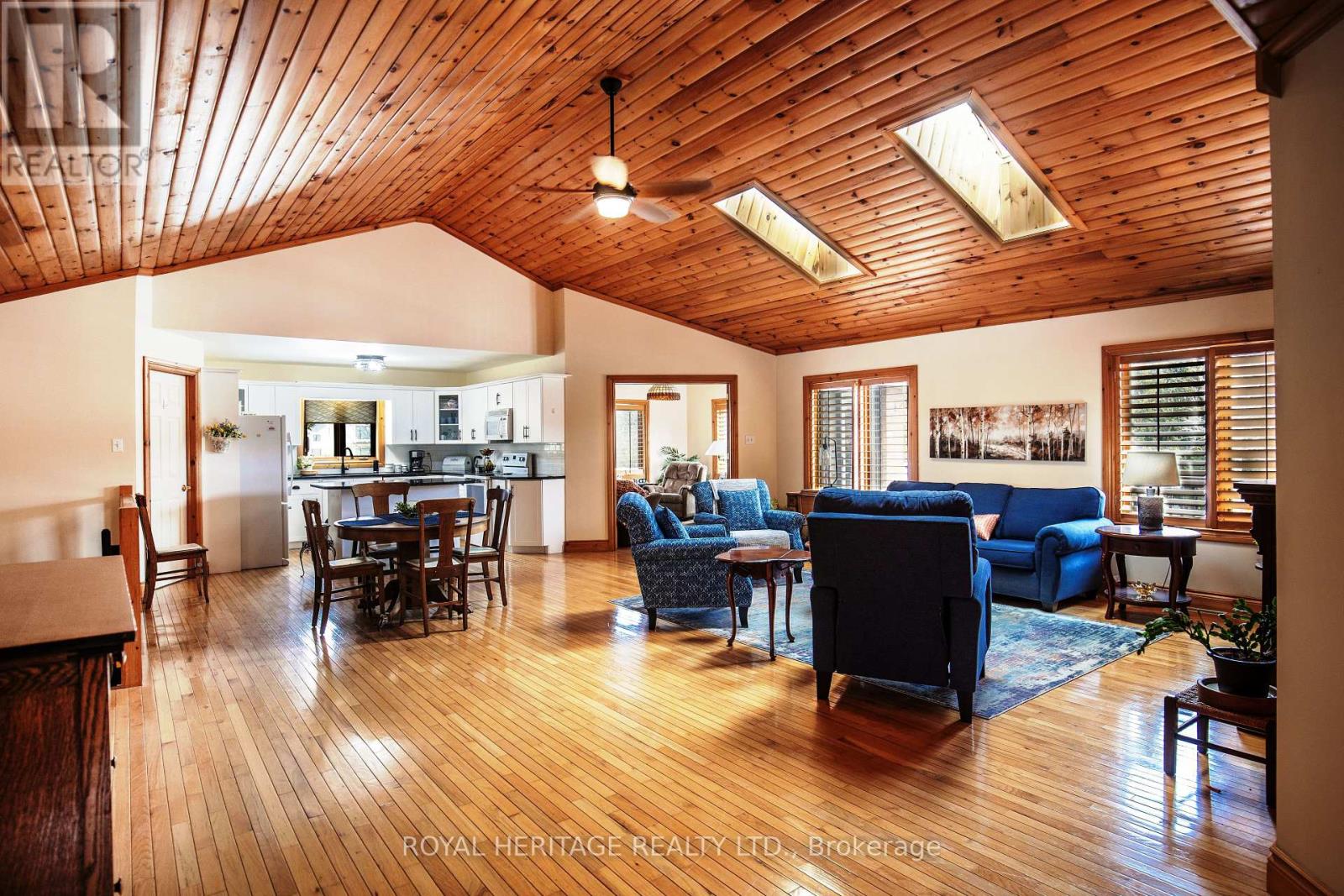 Property at 366 WILLIAM STREET N image 2