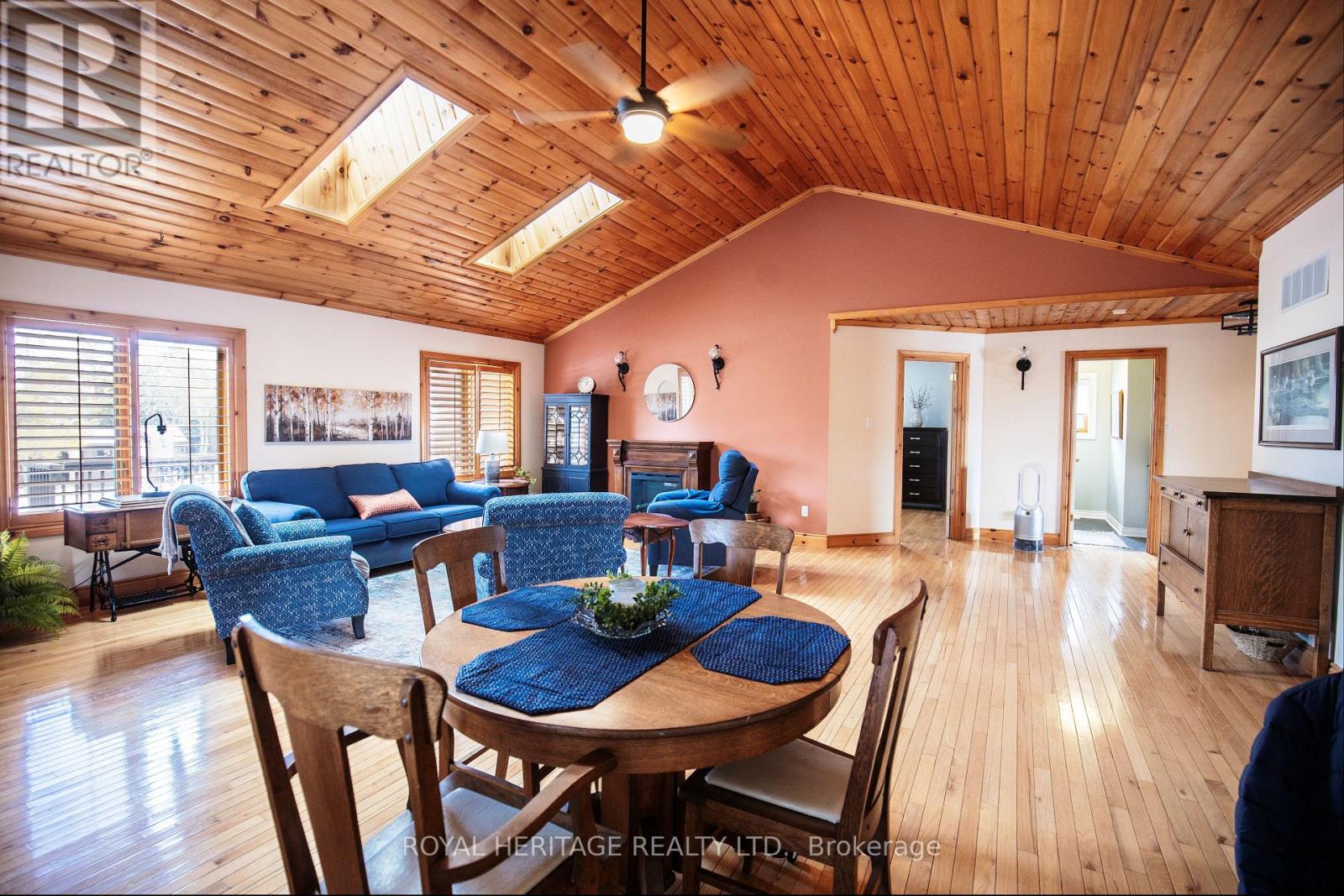 Property at 366 WILLIAM STREET N image 4