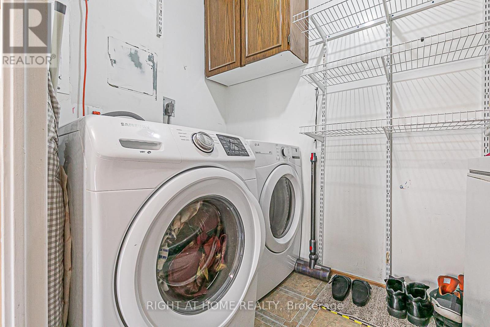212 - 19 Four Winds Drive, Toronto (York University Heights), Ontario  M3J 2S9 - Photo 17 - W12074397
