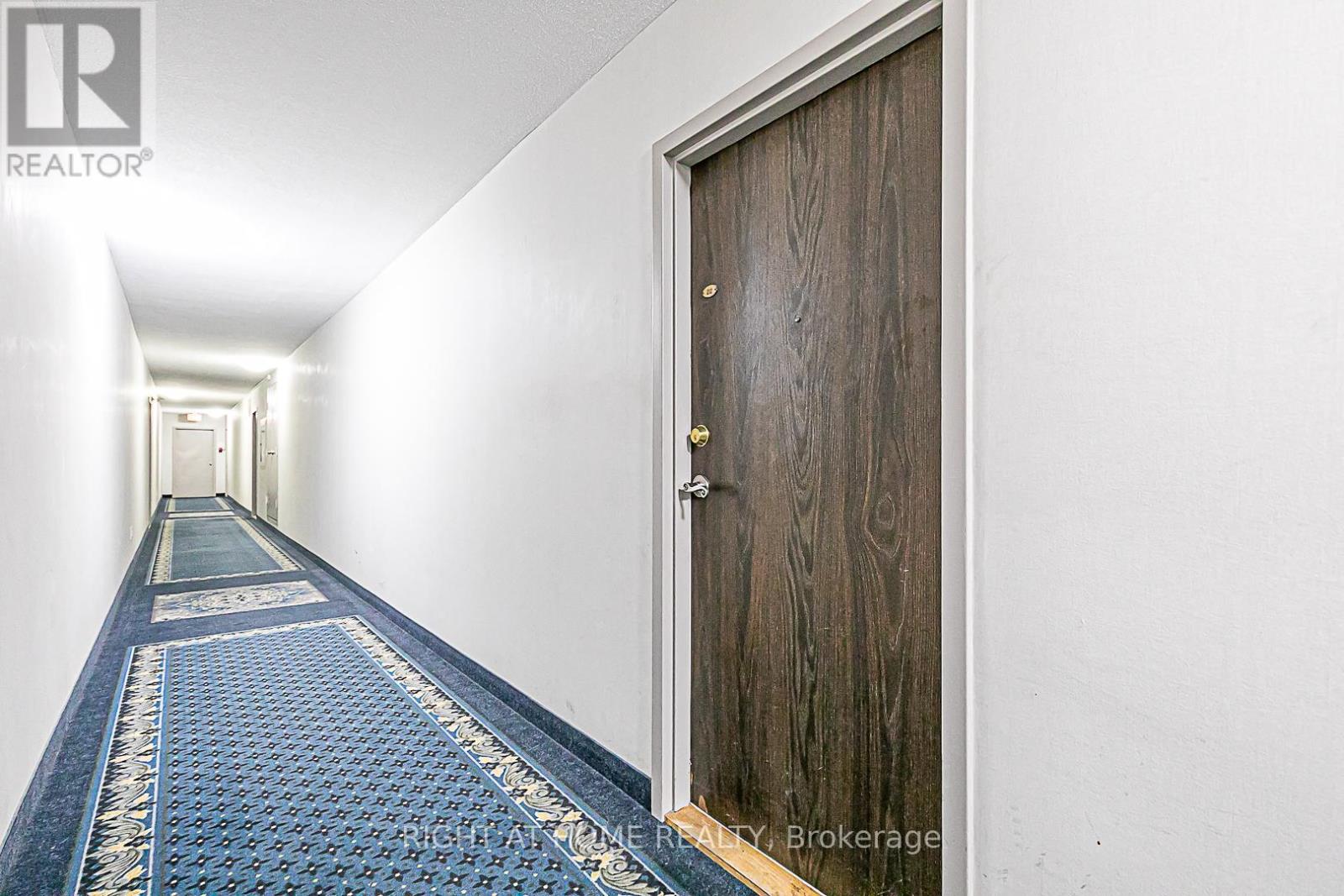 212 - 19 Four Winds Drive, Toronto (York University Heights), Ontario  M3J 2S9 - Photo 4 - W12074397