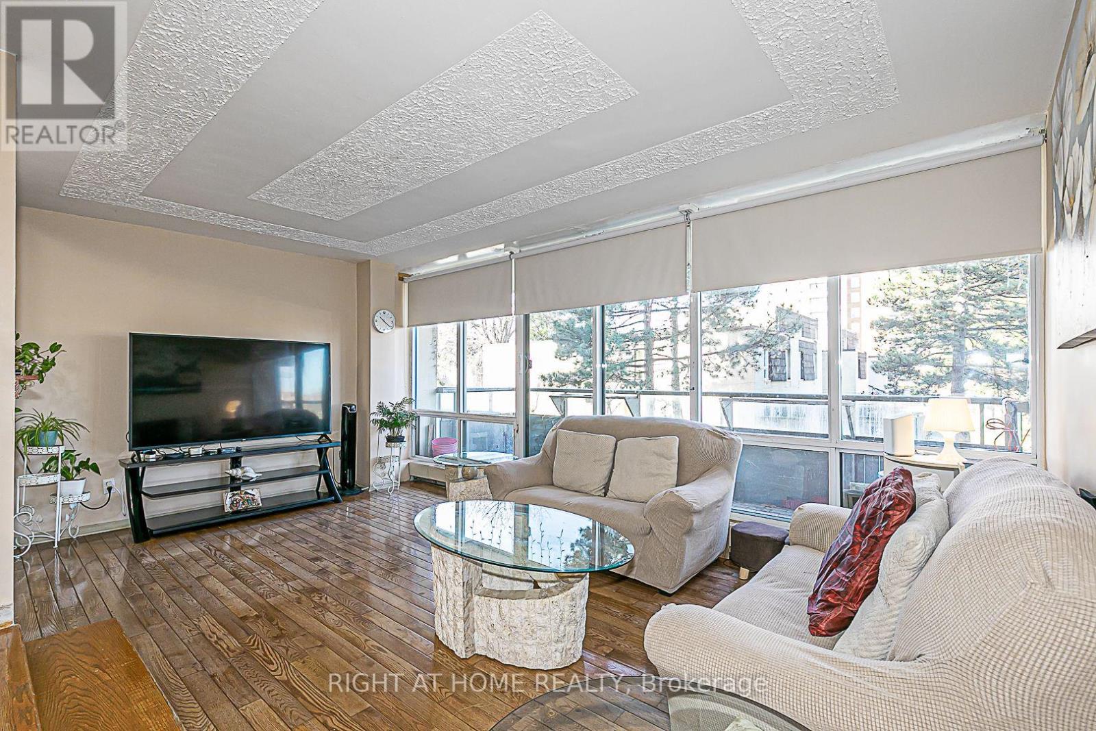 212 - 19 Four Winds Drive, Toronto (York University Heights), Ontario  M3J 2S9 - Photo 8 - W12074397