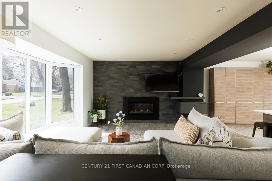 1163 Ivanhill Road, London North, Ontario  N6H 4C2 - Photo 4 - X12074448