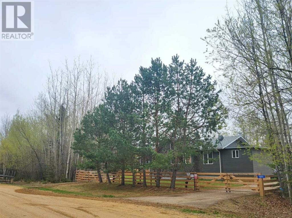 1651 Lakeview, Calling Lake, Alberta  T0G 0K0 - Photo 35 - A2210389