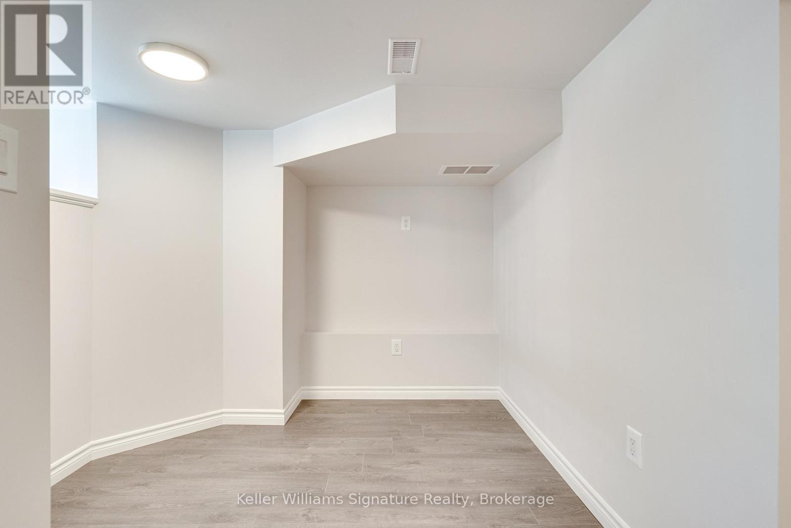 1 - 460 King William Street, Hamilton, Ontario  L8L 1P9 - Photo 5 - X12074441