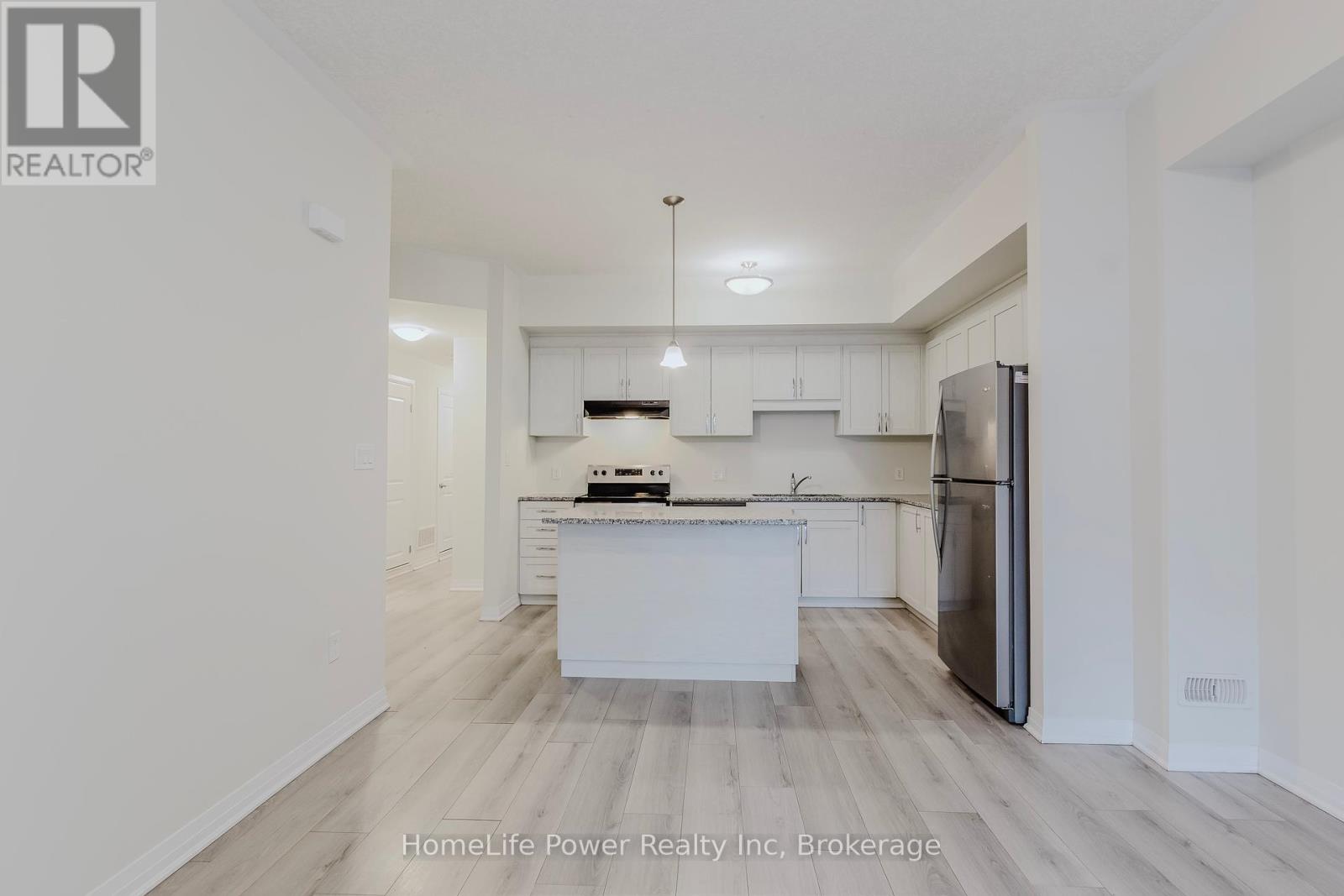 25 Isherwood Avenue, Cambridge, Ontario  N1R 0E2 - Photo 6 - X12074444
