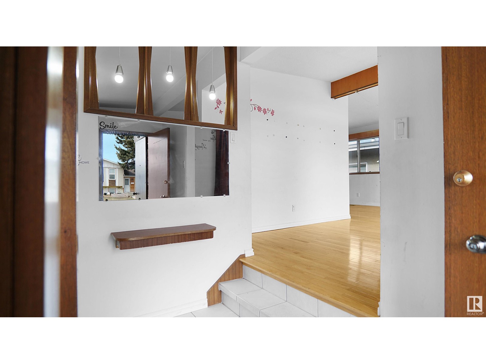 Property at 14224 83 ST NW image 4